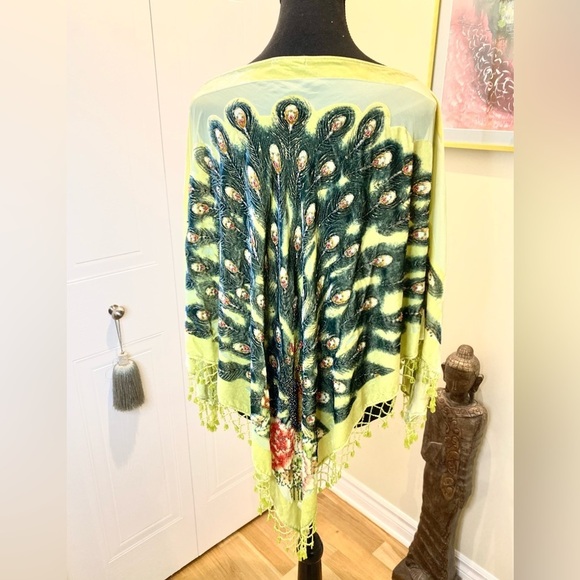 🦚 Vintage Lace couture poncho,velvet,sequins,hand stitched peacock & beading ✨ - Picture 8 of 12